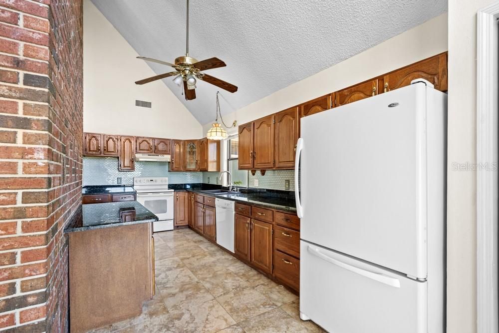 For Sale: $1,500,000 (6 beds, 5 baths, 5071 Square Feet)