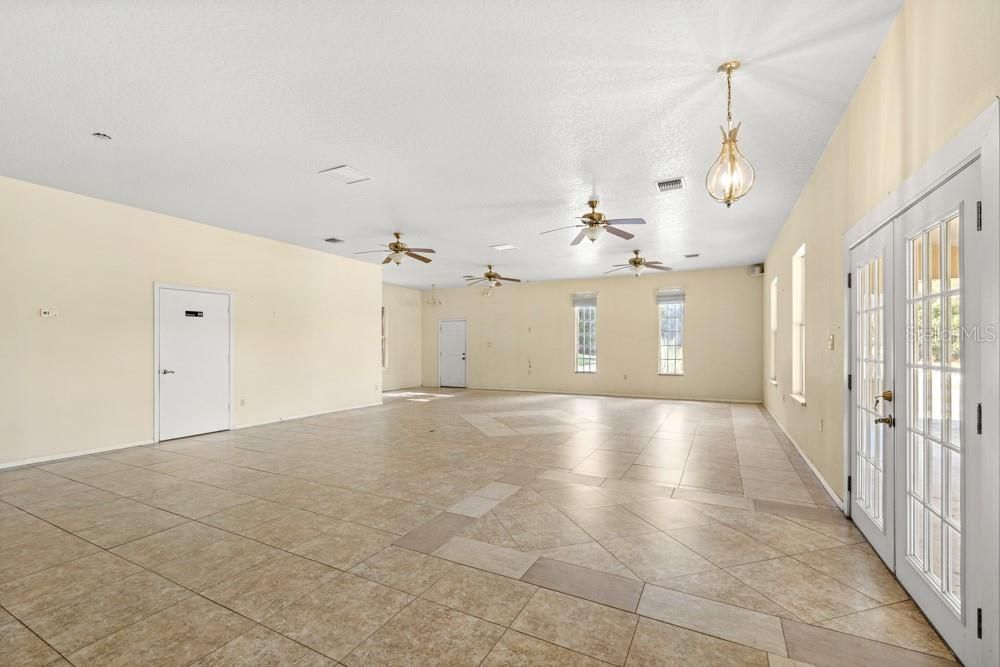 For Sale: $1,500,000 (6 beds, 5 baths, 5071 Square Feet)