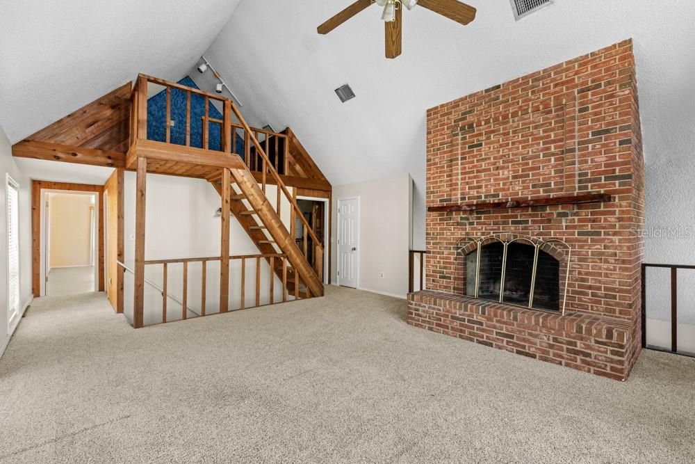 For Sale: $1,500,000 (6 beds, 5 baths, 5071 Square Feet)
