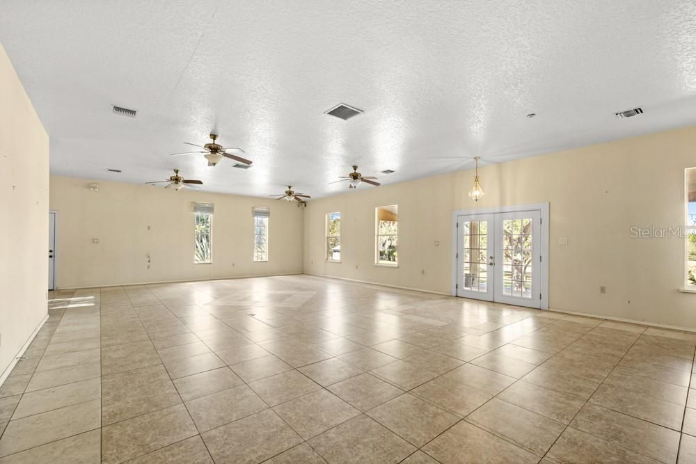 For Sale: $1,500,000 (6 beds, 5 baths, 5071 Square Feet)