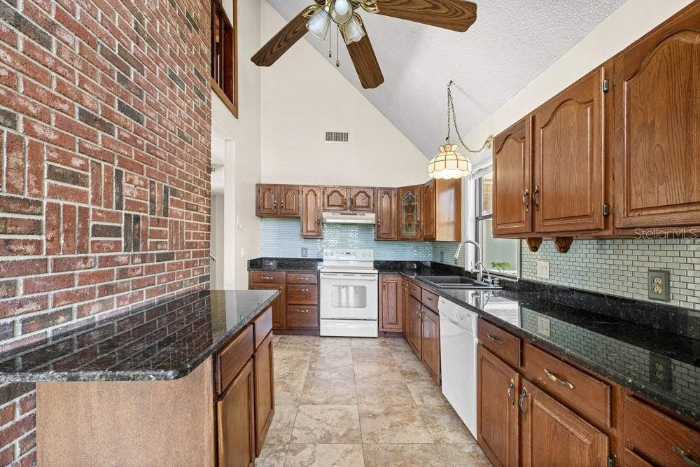For Sale: $1,500,000 (6 beds, 5 baths, 5071 Square Feet)