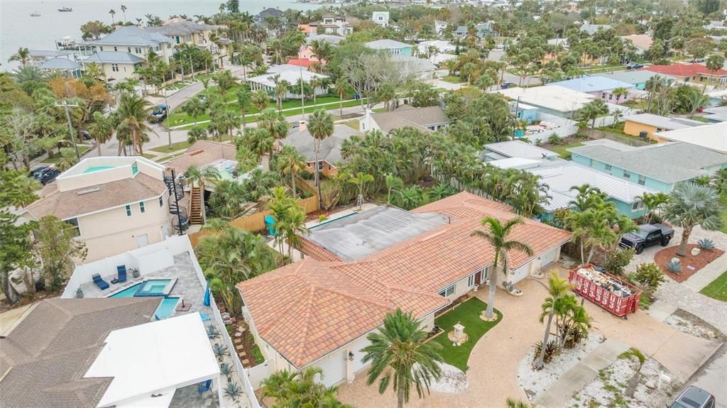 For Sale: $1,675,000 (4 beds, 3 baths, 2084 Square Feet)