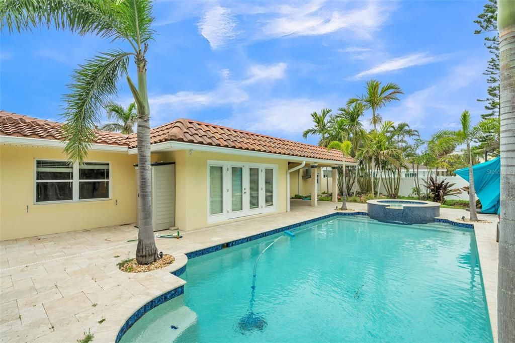 For Sale: $1,675,000 (4 beds, 3 baths, 2084 Square Feet)