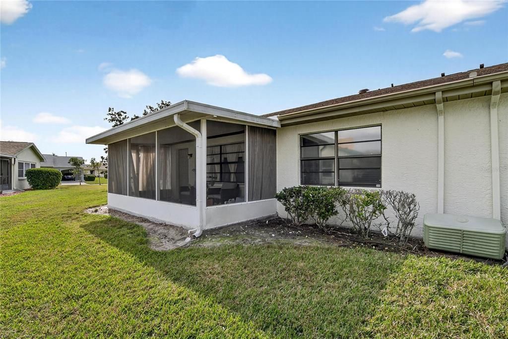 For Sale: $209,000 (2 beds, 2 baths, 1403 Square Feet)