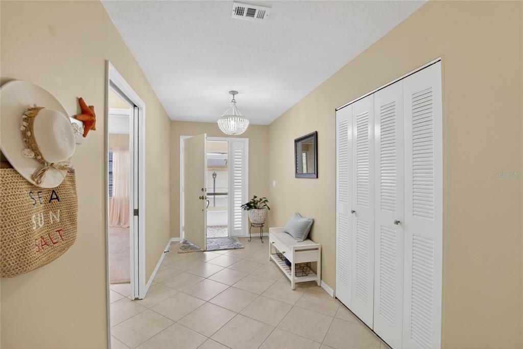 For Sale: $209,000 (2 beds, 2 baths, 1403 Square Feet)