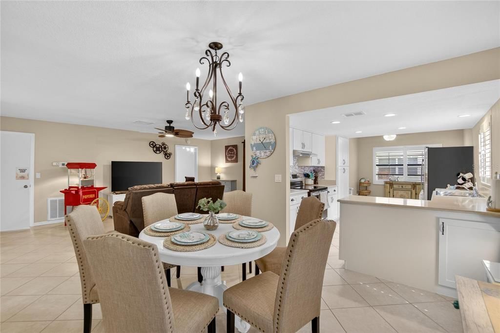 For Sale: $209,000 (2 beds, 2 baths, 1403 Square Feet)