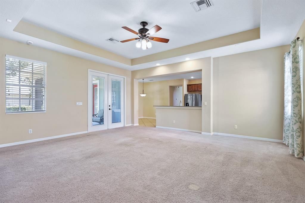 Activo con contrato: $515,000 (4 camas, 2 baños, 2895 Pies cuadrados)