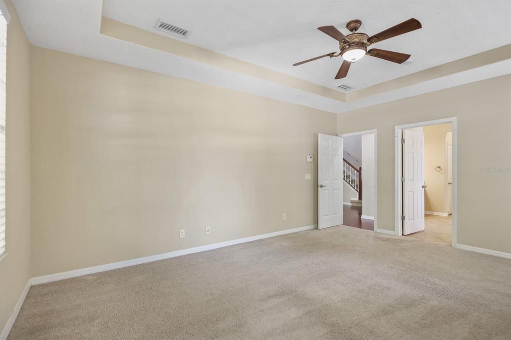 Activo con contrato: $515,000 (4 camas, 2 baños, 2895 Pies cuadrados)