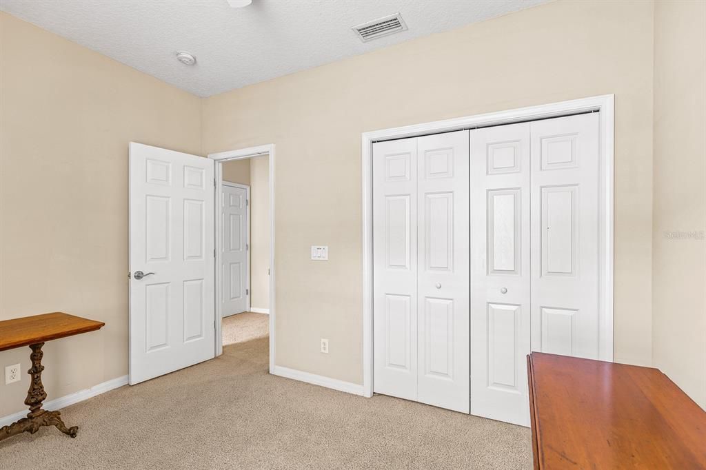 Activo con contrato: $515,000 (4 camas, 2 baños, 2895 Pies cuadrados)