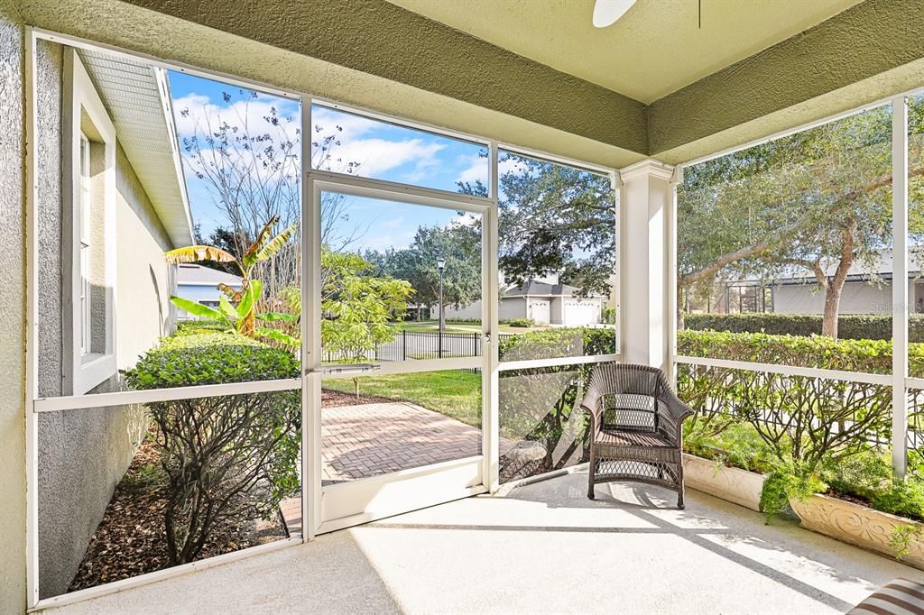 Activo con contrato: $515,000 (4 camas, 2 baños, 2895 Pies cuadrados)