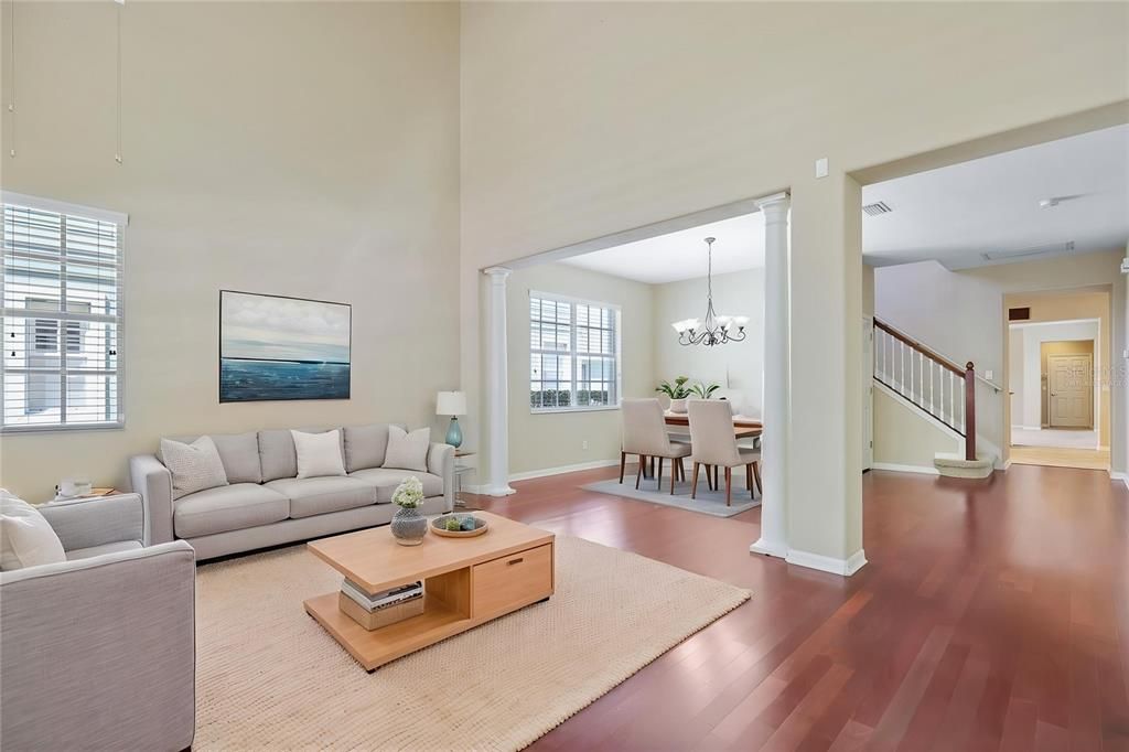 Activo con contrato: $515,000 (4 camas, 2 baños, 2895 Pies cuadrados)