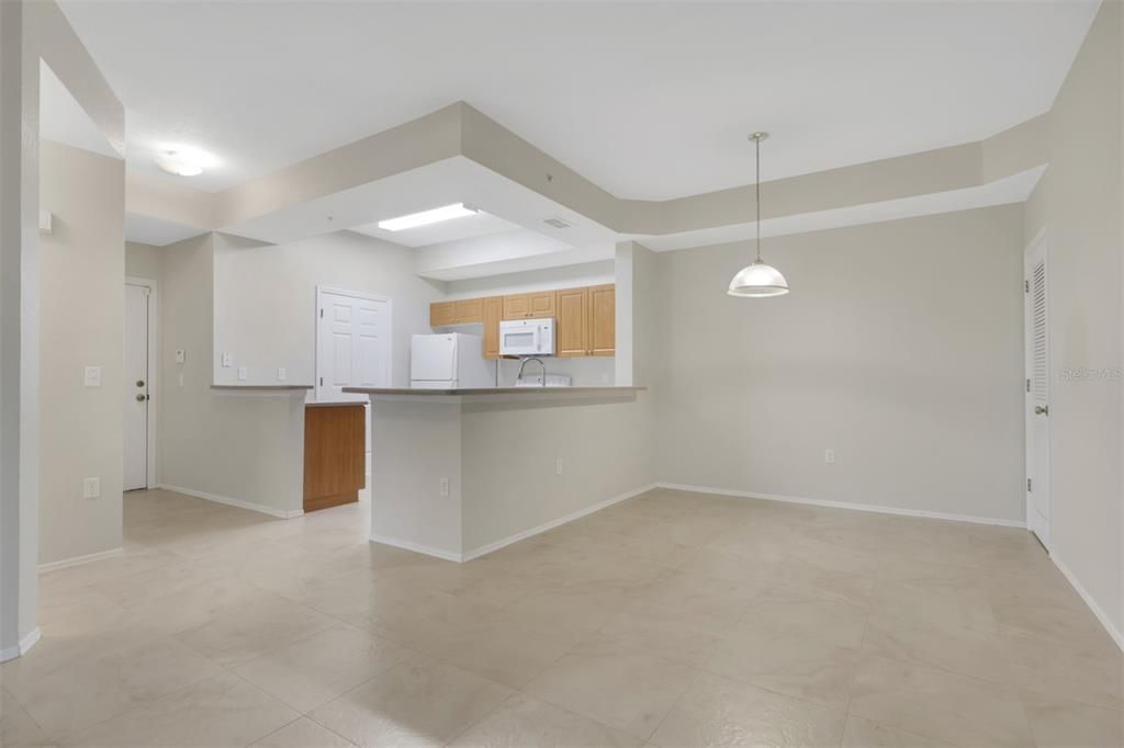 For Rent: $1,600 (2 beds, 2 baths, 1025 Square Feet)