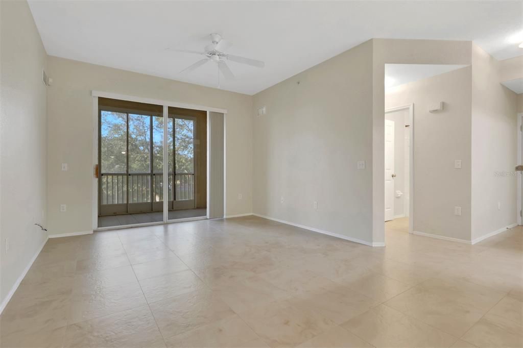 For Rent: $1,600 (2 beds, 2 baths, 1025 Square Feet)