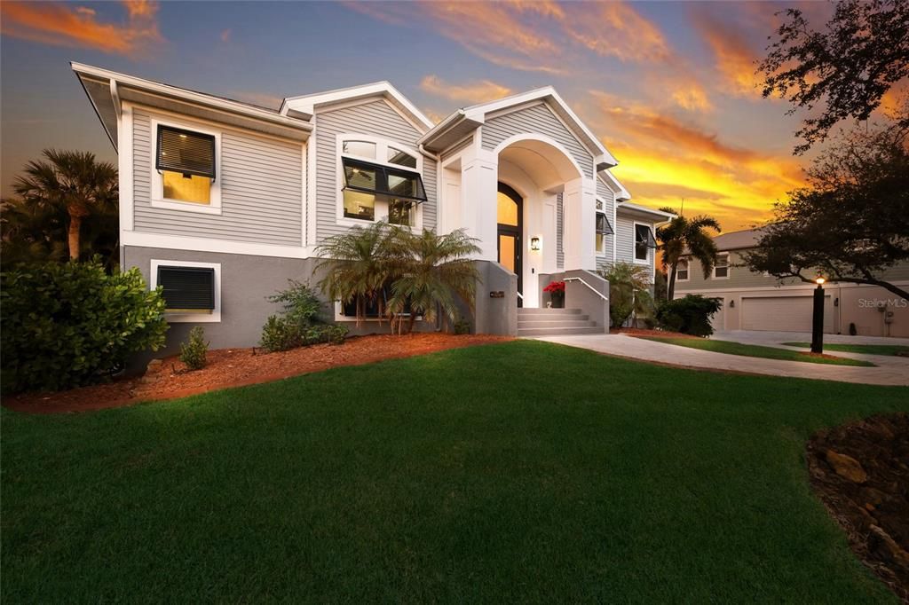En Venta: $1,299,900 (3 camas, 2 baños, 2395 Pies cuadrados)