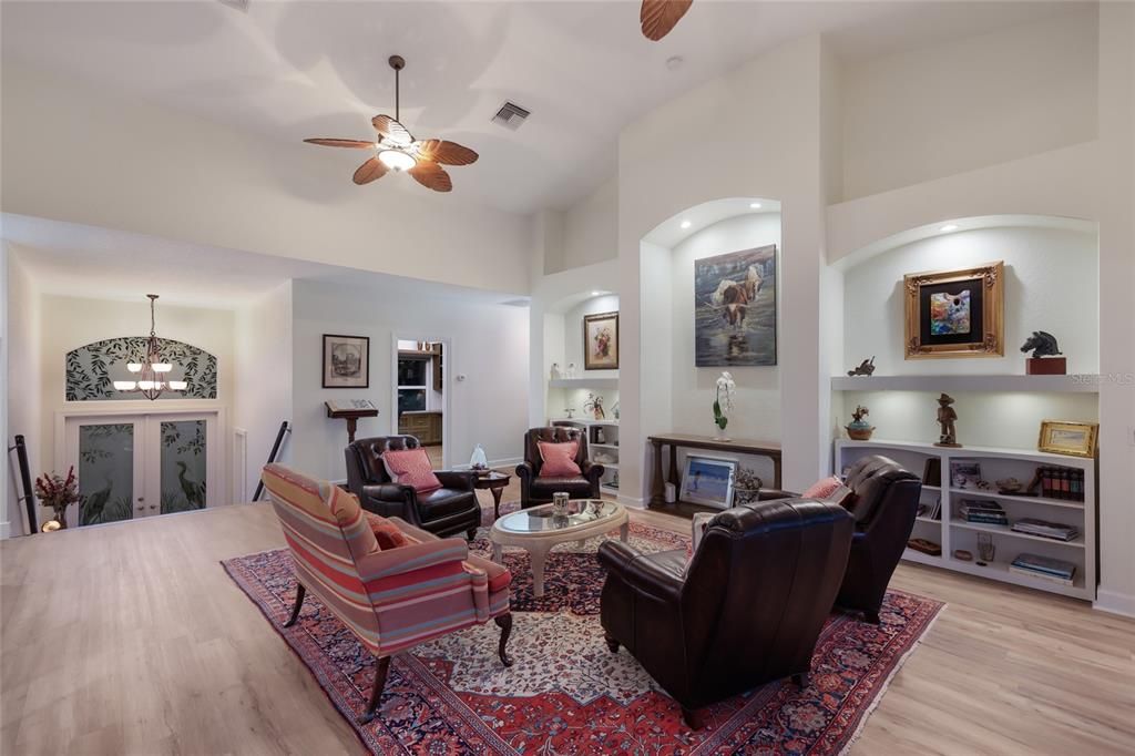 En Venta: $1,299,900 (3 camas, 2 baños, 2395 Pies cuadrados)