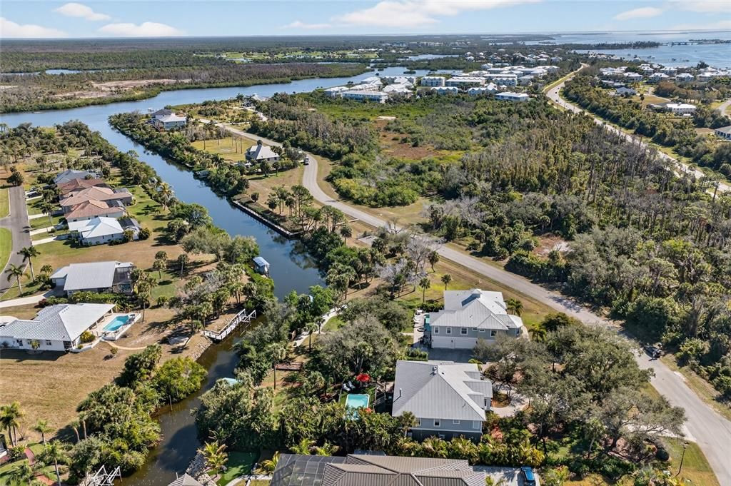 En Venta: $1,299,900 (3 camas, 2 baños, 2395 Pies cuadrados)