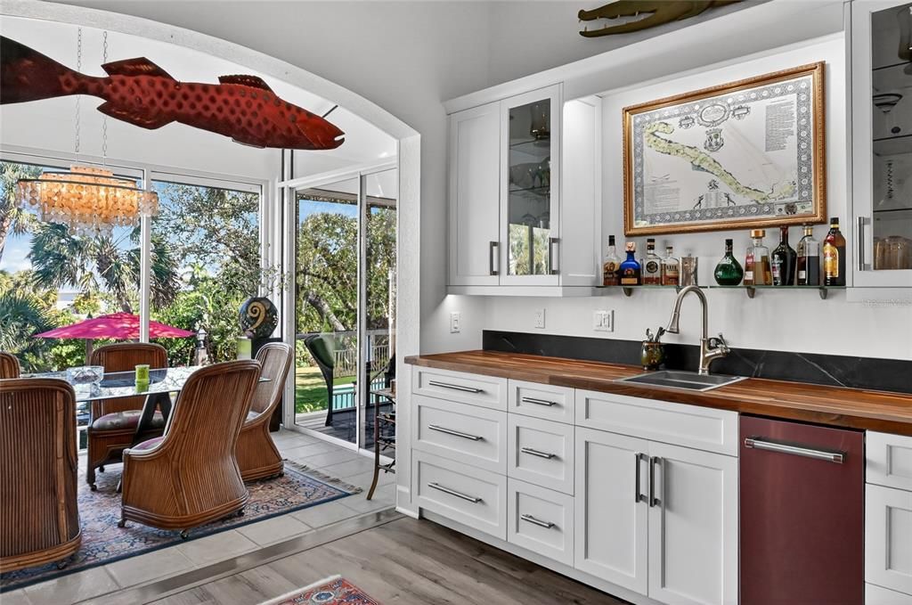 En Venta: $1,299,900 (3 camas, 2 baños, 2395 Pies cuadrados)