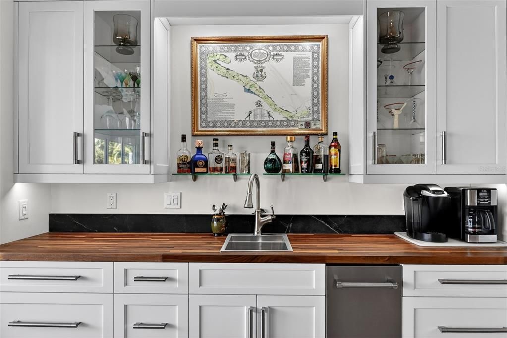 En Venta: $1,299,900 (3 camas, 2 baños, 2395 Pies cuadrados)