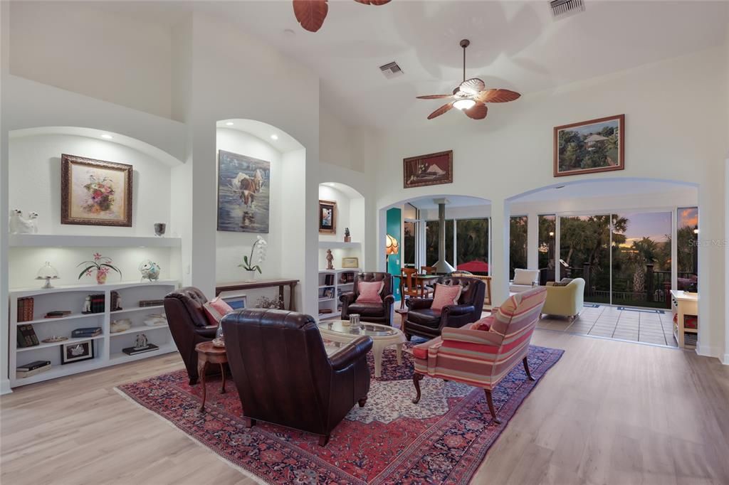 En Venta: $1,299,900 (3 camas, 2 baños, 2395 Pies cuadrados)