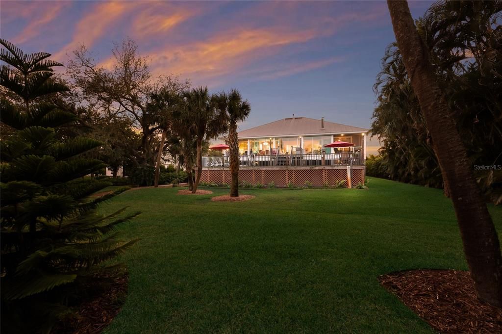 En Venta: $1,299,900 (3 camas, 2 baños, 2395 Pies cuadrados)