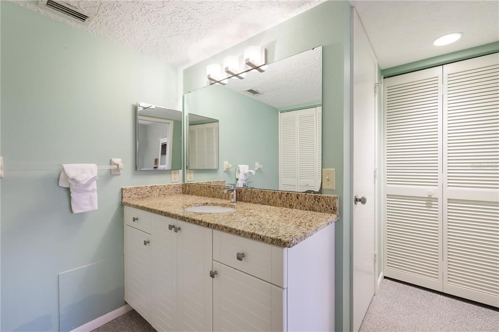 For Sale: $749,900 (2 beds, 2 baths, 1154 Square Feet)