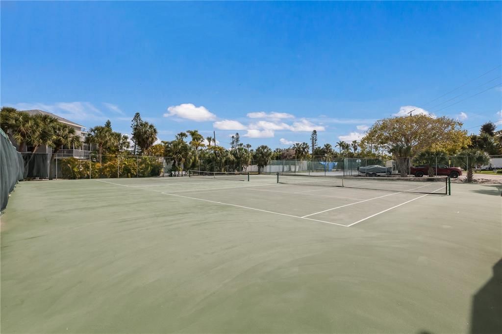 For Sale: $749,900 (2 beds, 2 baths, 1154 Square Feet)