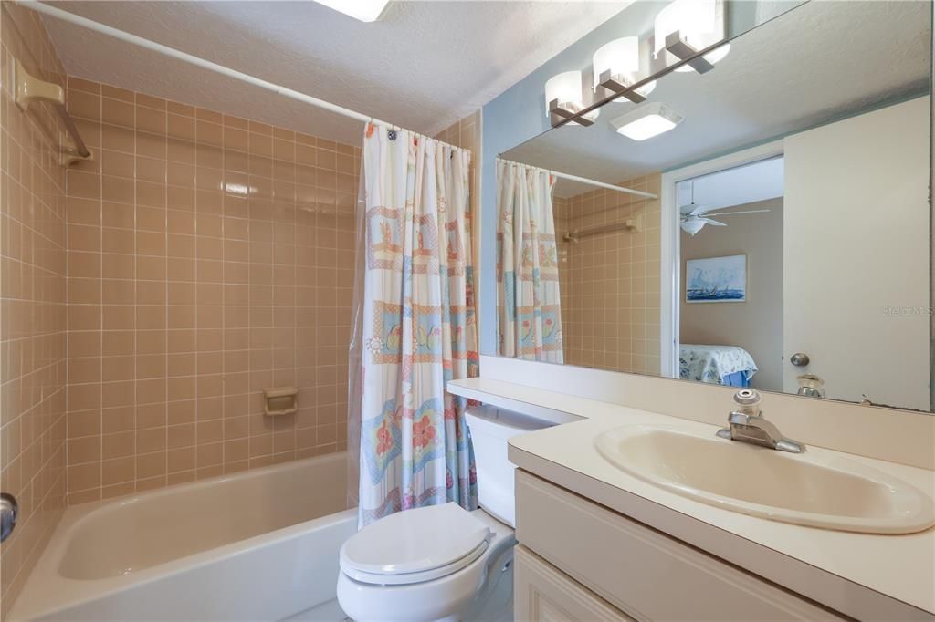 For Sale: $749,900 (2 beds, 2 baths, 1154 Square Feet)