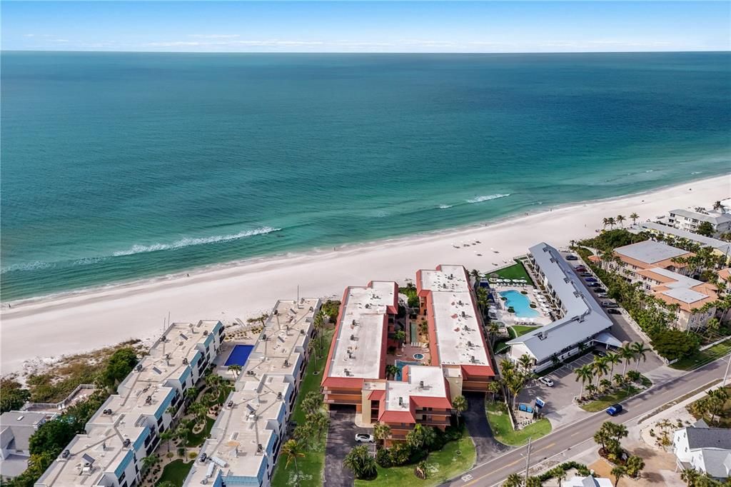 For Sale: $749,900 (2 beds, 2 baths, 1154 Square Feet)