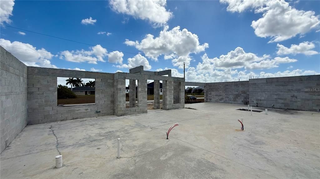 На продажу: $193,700 (4 спален, 2 ванн, 1831 Квадратных фут)