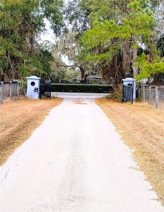 En Venta: $385,000 (6.07 acres)