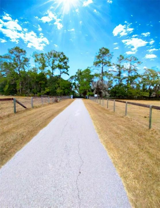 En Venta: $385,000 (6.07 acres)