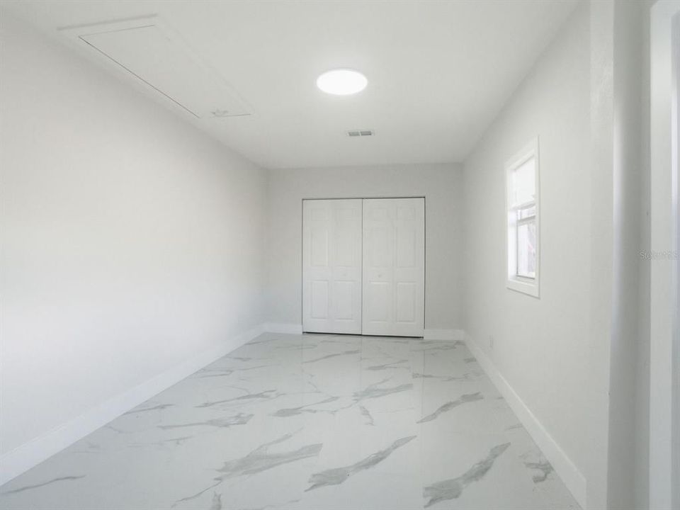 Activo con contrato: $238,000 (5 camas, 2 baños, 1400 Pies cuadrados)