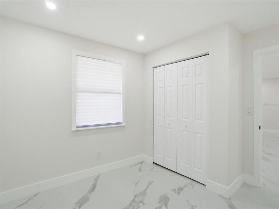 Activo con contrato: $238,000 (5 camas, 2 baños, 1400 Pies cuadrados)