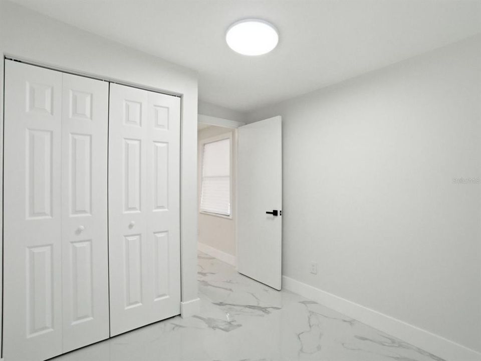 Activo con contrato: $238,000 (5 camas, 2 baños, 1400 Pies cuadrados)