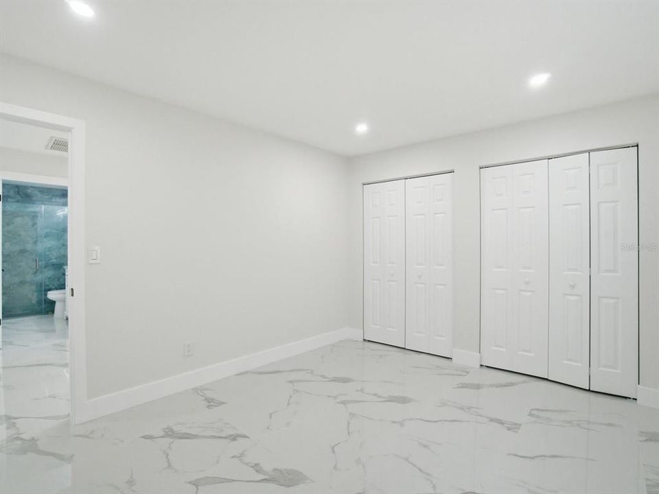Activo con contrato: $238,000 (5 camas, 2 baños, 1400 Pies cuadrados)