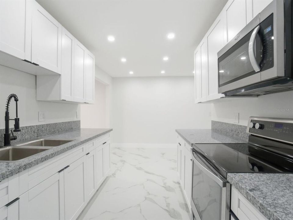 Activo con contrato: $238,000 (5 camas, 2 baños, 1400 Pies cuadrados)