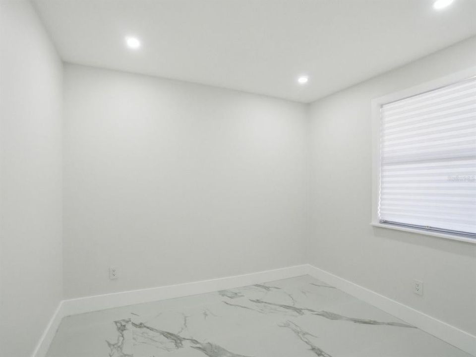 Activo con contrato: $238,000 (5 camas, 2 baños, 1400 Pies cuadrados)