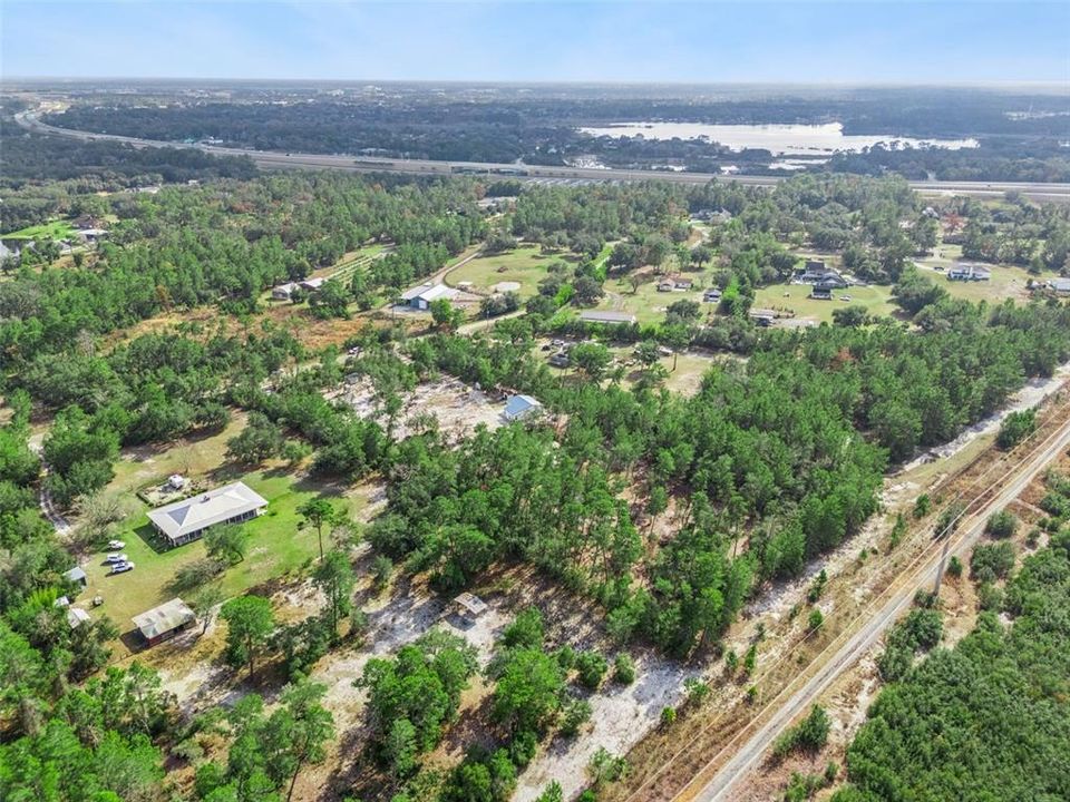 На продажу: $925,000 (4.75 acres)