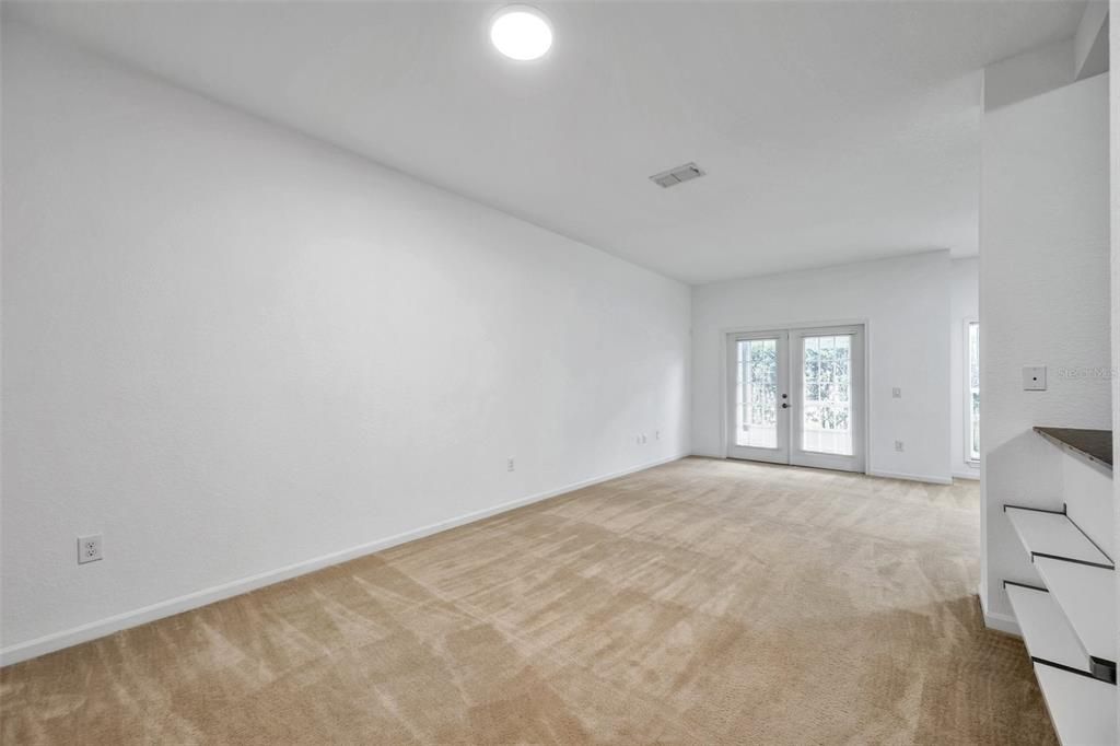 Active With Contract: $2,150 (3 beds, 2 baths, 1822 Square Feet)