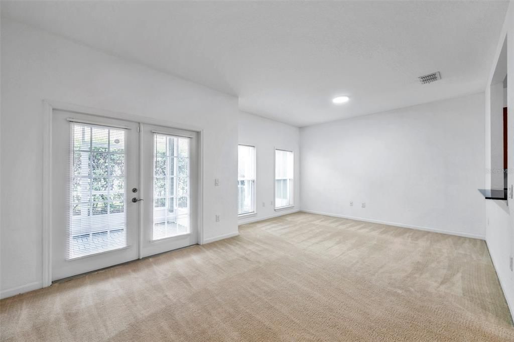 Active With Contract: $2,150 (3 beds, 2 baths, 1822 Square Feet)