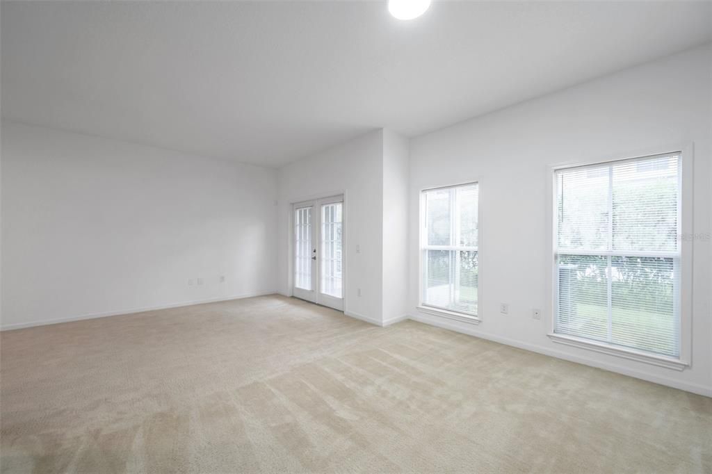 Active With Contract: $2,150 (3 beds, 2 baths, 1822 Square Feet)