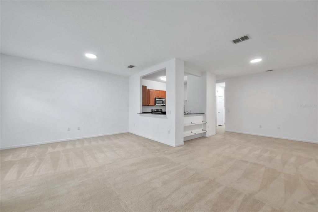 Active With Contract: $2,150 (3 beds, 2 baths, 1822 Square Feet)