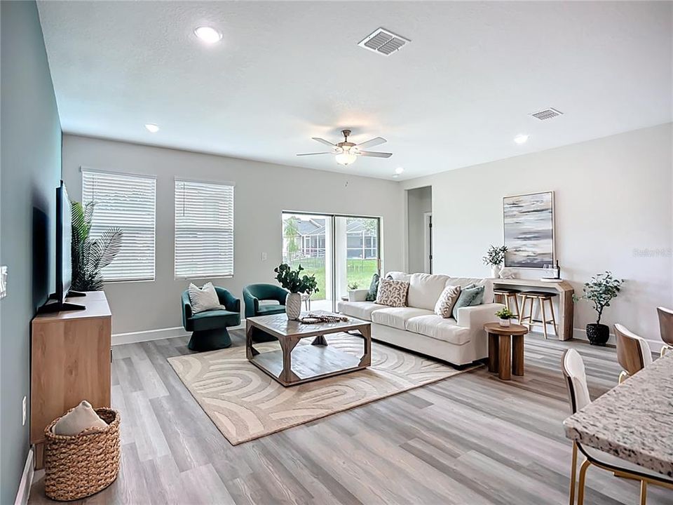 Active With Contract: $329,900 (4 beds, 2 baths, 1810 Square Feet)