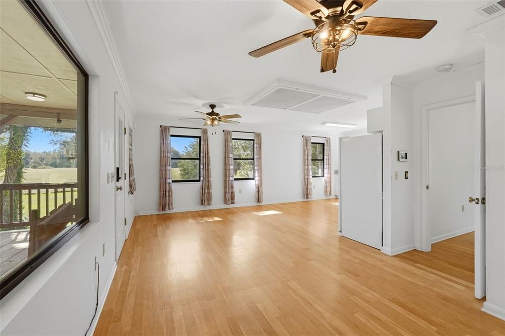 En Venta: $1,399,000 (2 camas, 1 baños, 864 Pies cuadrados)
