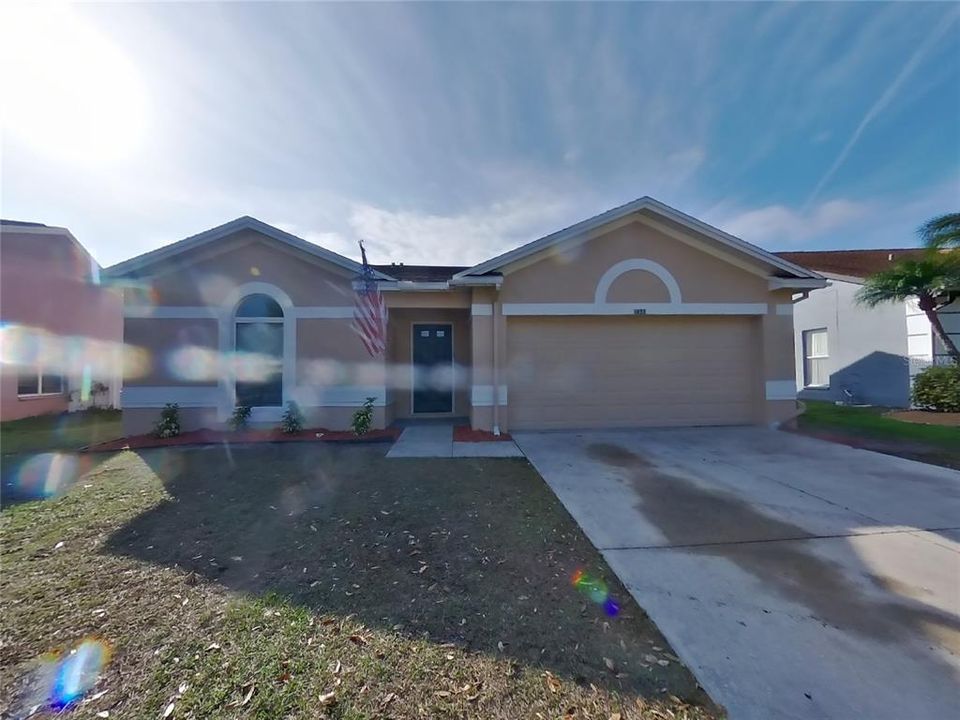 Recently Rented: $2,099 (3 beds, 2 baths, 1426 Square Feet)