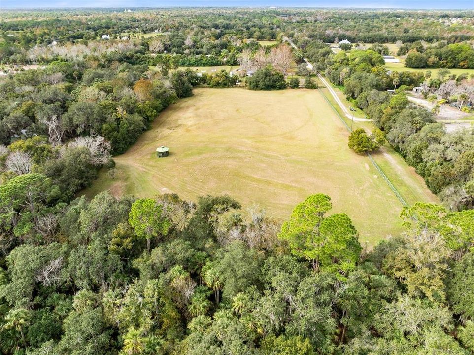 En Venta: $995,000 (9.32 acres)