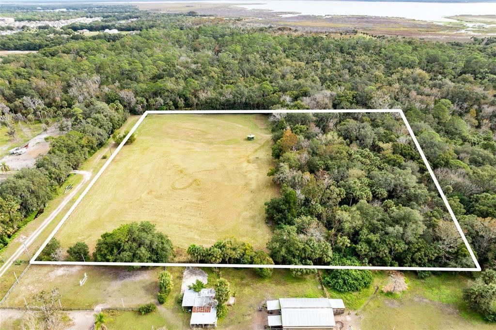 En Venta: $995,000 (9.32 acres)