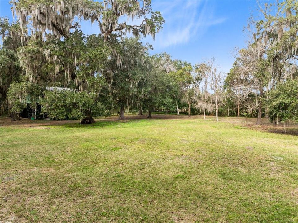 En Venta: $995,000 (9.32 acres)