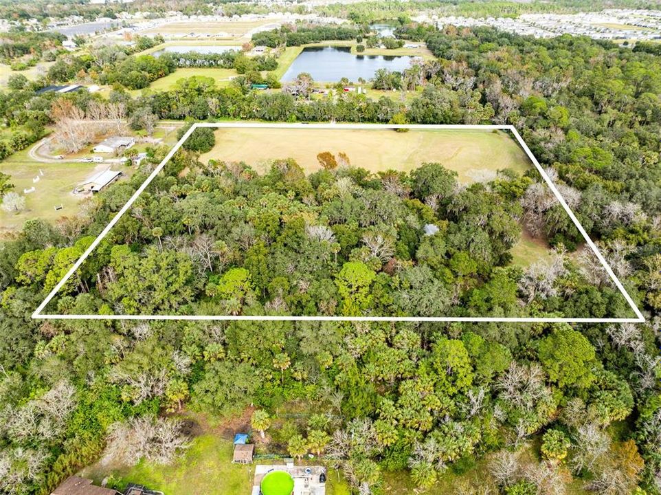 En Venta: $995,000 (9.32 acres)