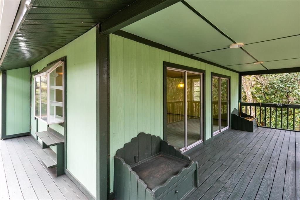 En Venta: $995,000 (9.32 acres)